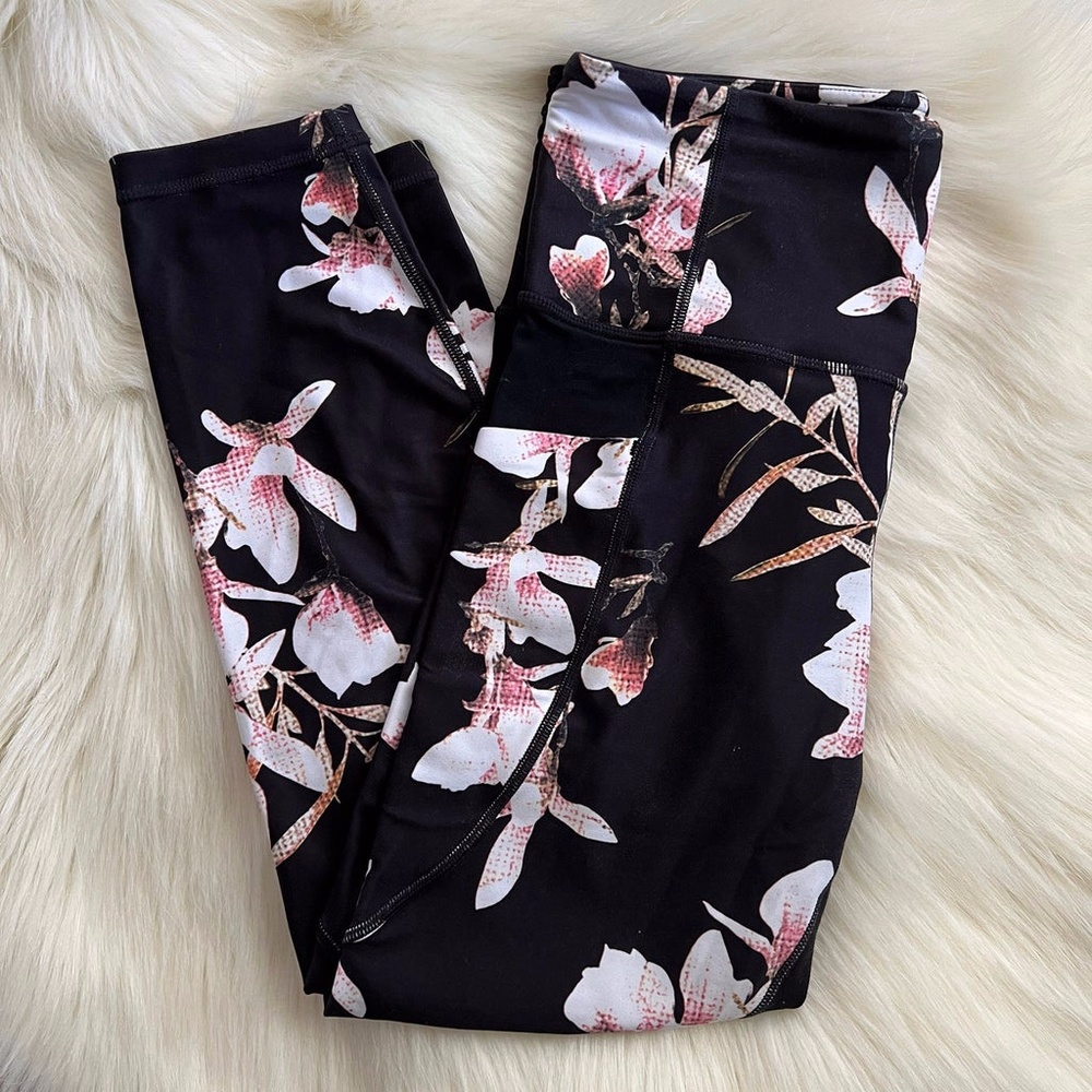 Athleta | Cropped Capri Floral Leggings Size Small